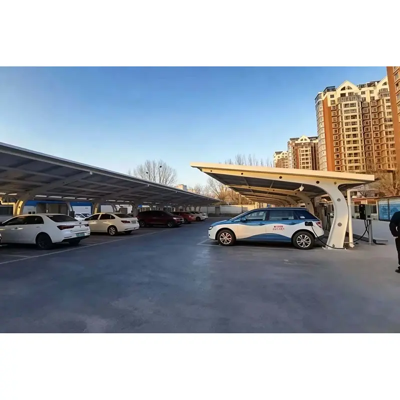 Système d'abri de voiture solaire à canal C